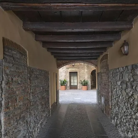 Apartamento Stone Tower - 5 Minuti Dal Centro Storico Como