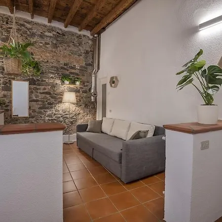 Apartment Stone Tower - 5 Minuti Dal Centro Storico Como